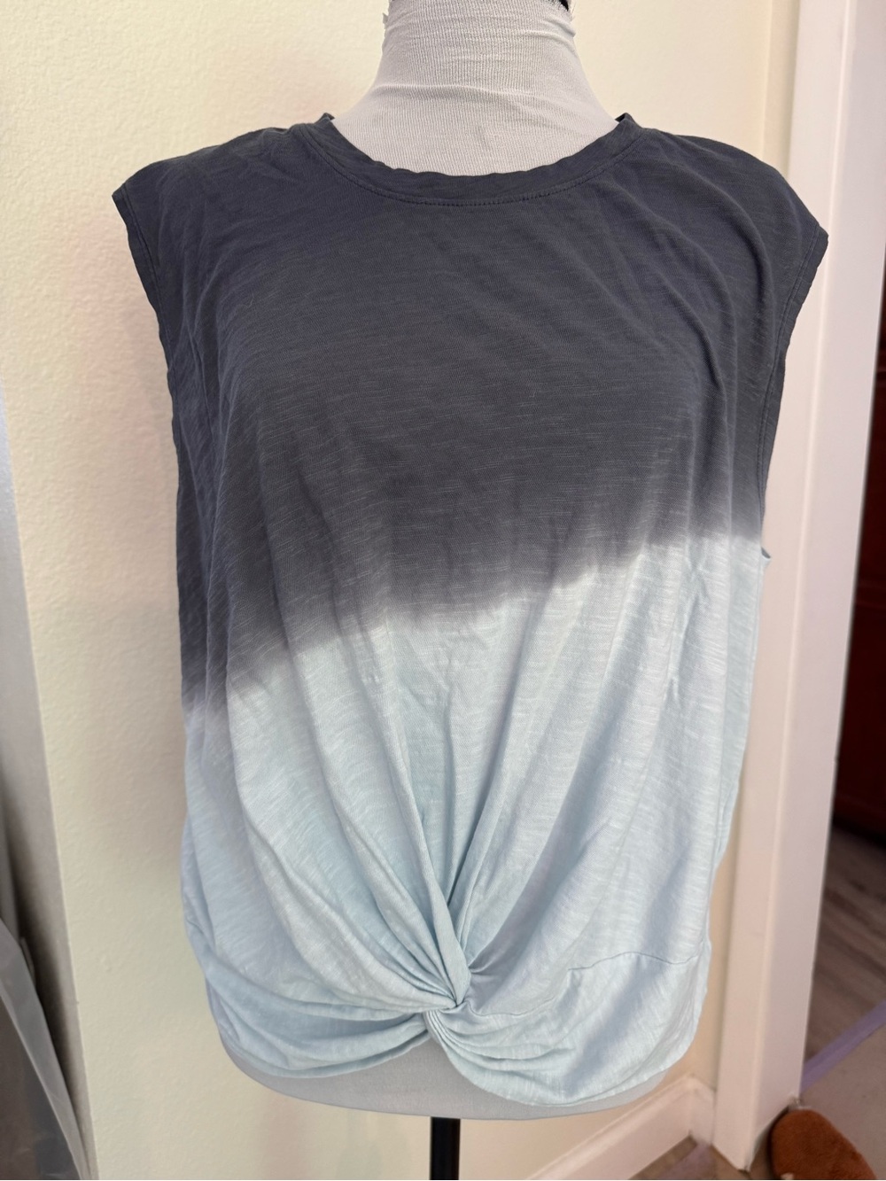 Zella Sleeveless Ombre Twist-Front Tank Top - Navy to Light Blue